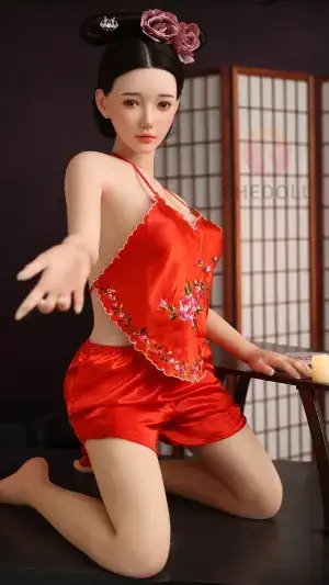 SHEDOLL アショ 158cm｜Cカップ｜赤シルクキャミソール風｜美しい細腰アジア美人｜発熱ボディ+植毛カスタム｜純欲系ガールフレンド同棲